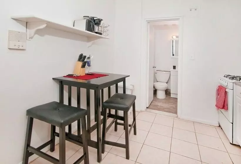 Lovely Studio On Upper East Side