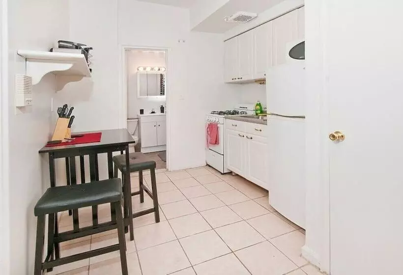 Lovely Studio On Upper East Side