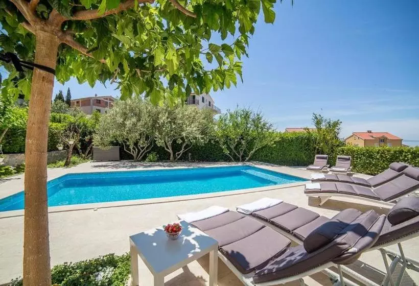 Apartments Milas