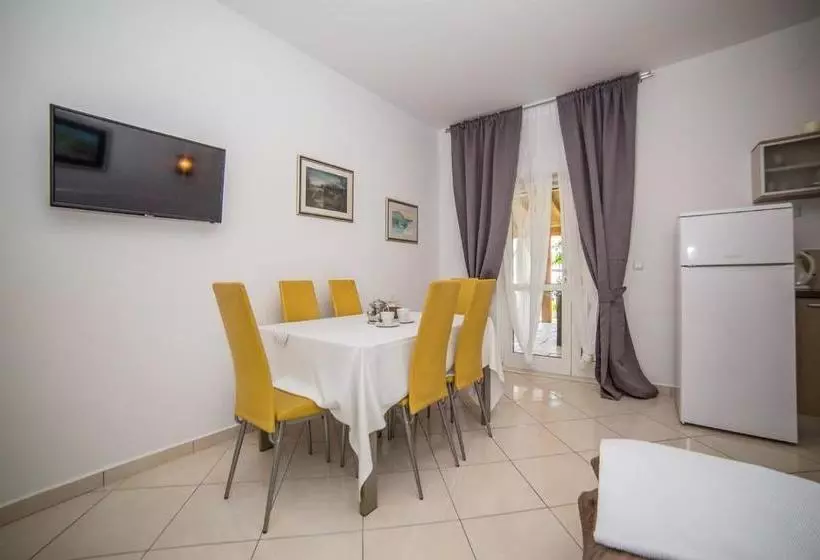Apartments Milas