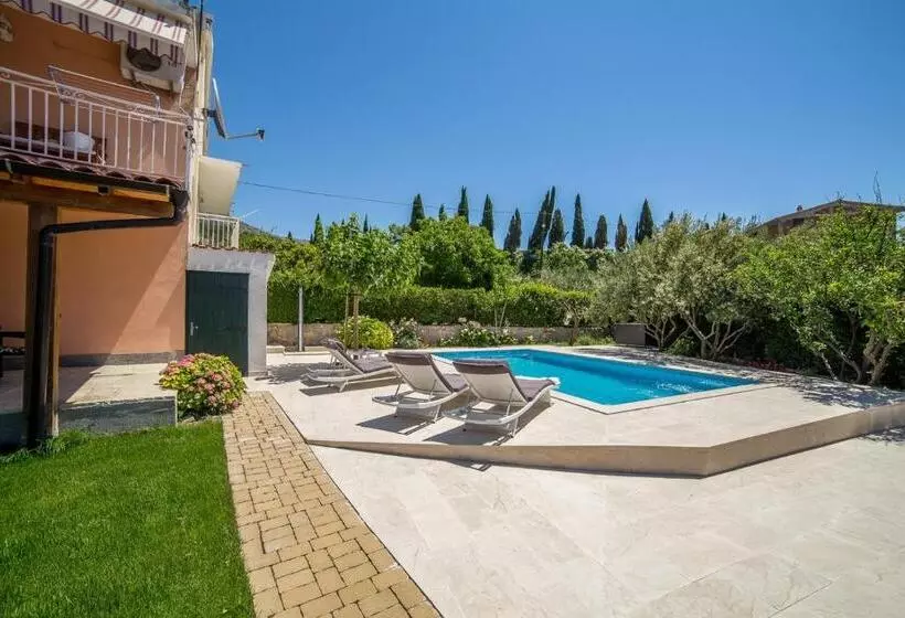 Apartments Milas