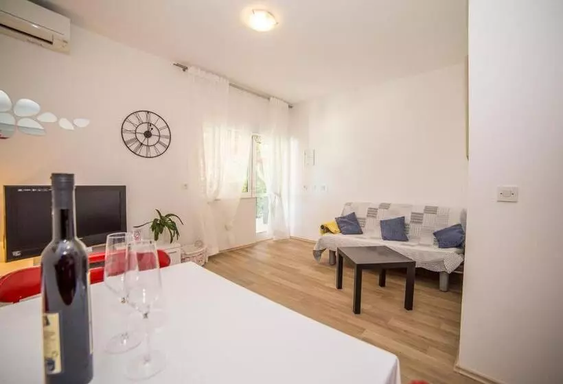 Apartments Milas