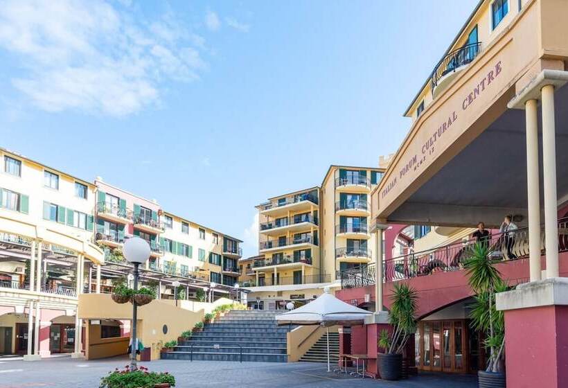 Modern 1 Bedroom Apartment In The Italian Forum