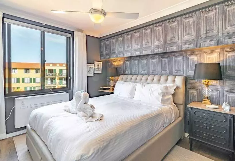 Modern 1 Bedroom Apartment In The Italian Forum