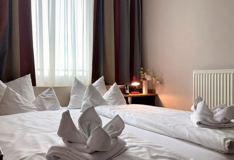 Отель Amedia Express Passau, Trademark Collection By Wyndham