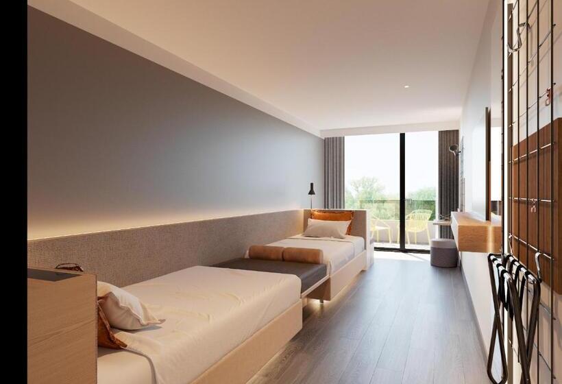 هتل Moxy Barcelona