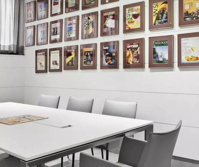 هتل Ibis Styles Madrid Prado