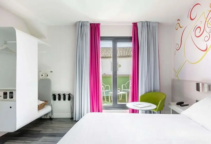 هتل Ibis Styles Madrid Prado