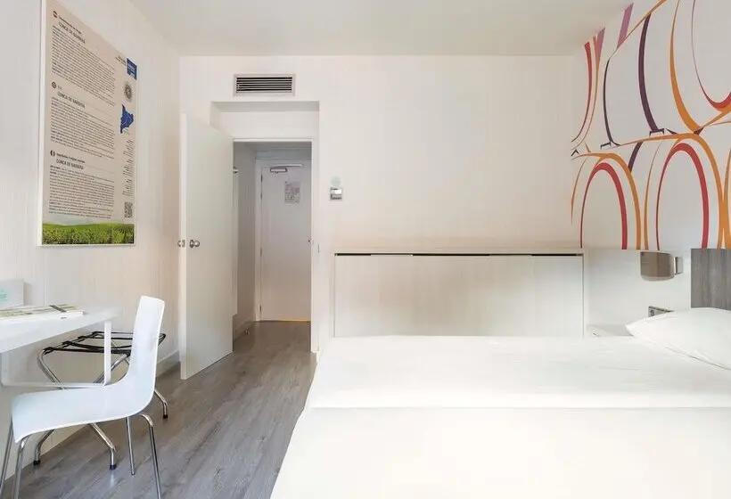 هتل Ibis Styles Madrid Prado
