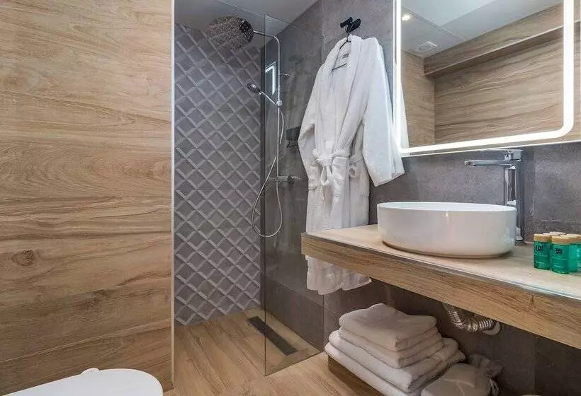 هتل Linda Boutique