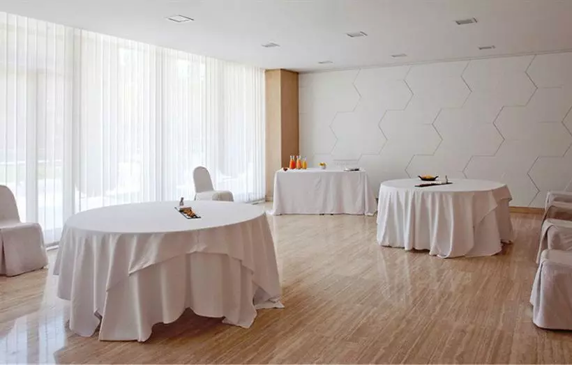 هتل Suites Prisma