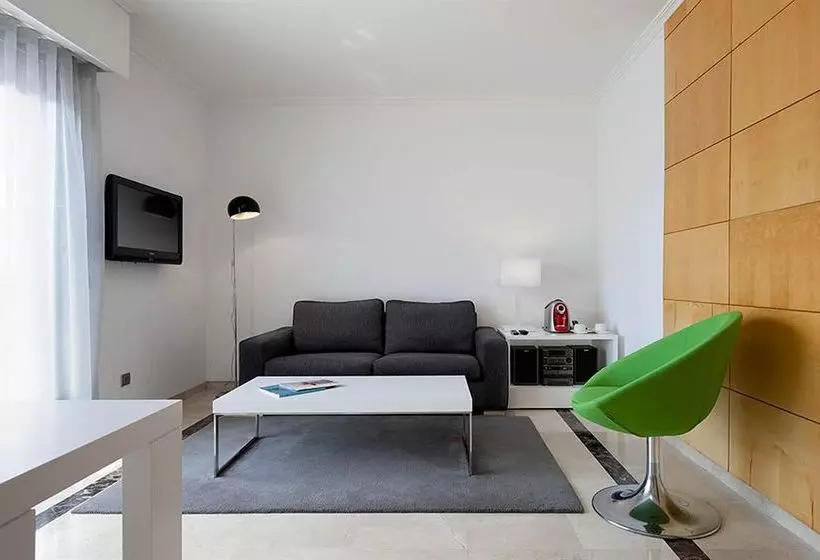 هتل Suites Prisma