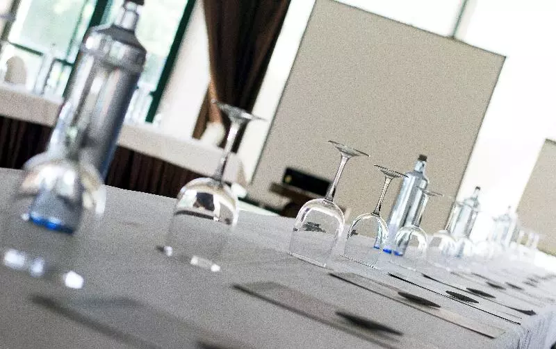 Отель Oca Puerta Del Camino