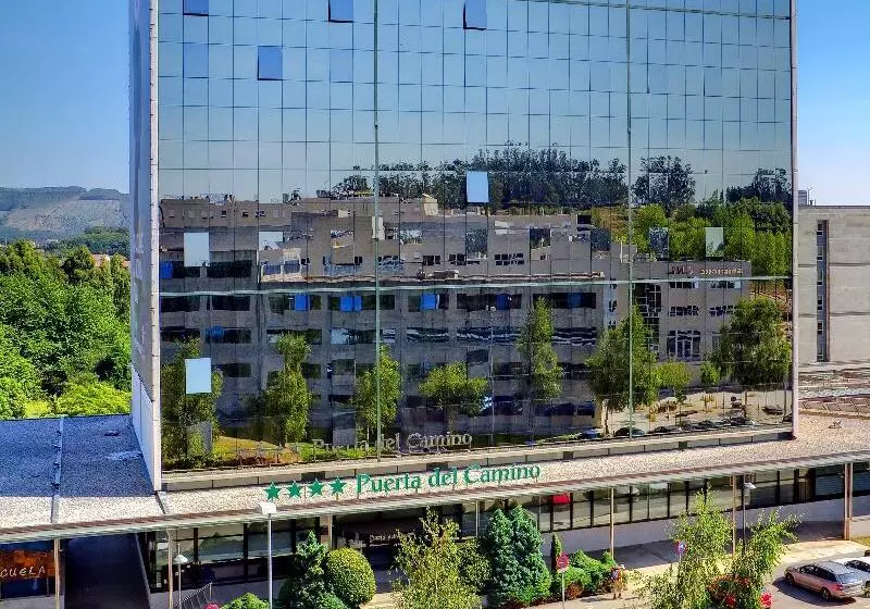 Отель Oca Puerta Del Camino