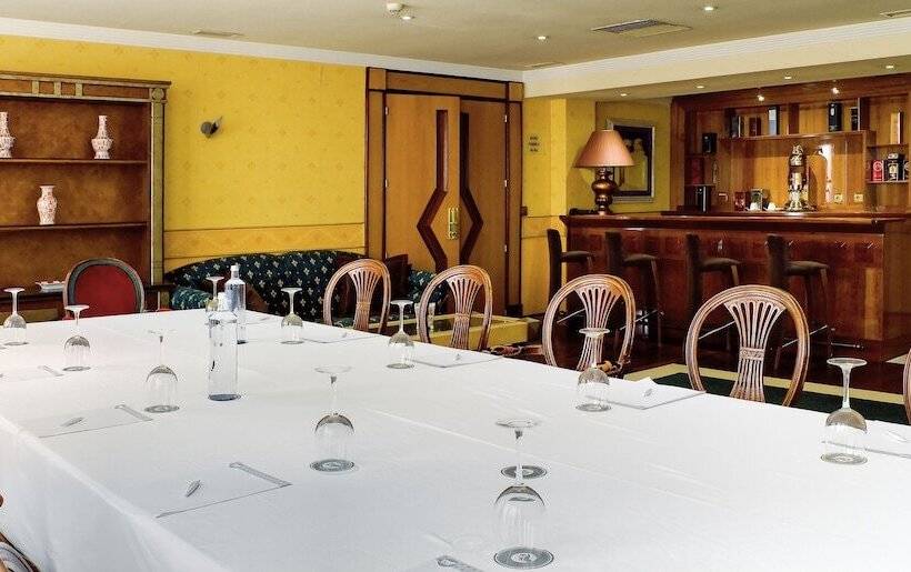 فندق Oca Puerta Del Camino