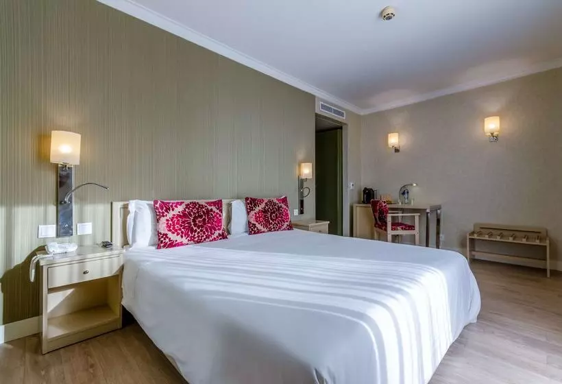 هتل Olissippo Marques De Sa