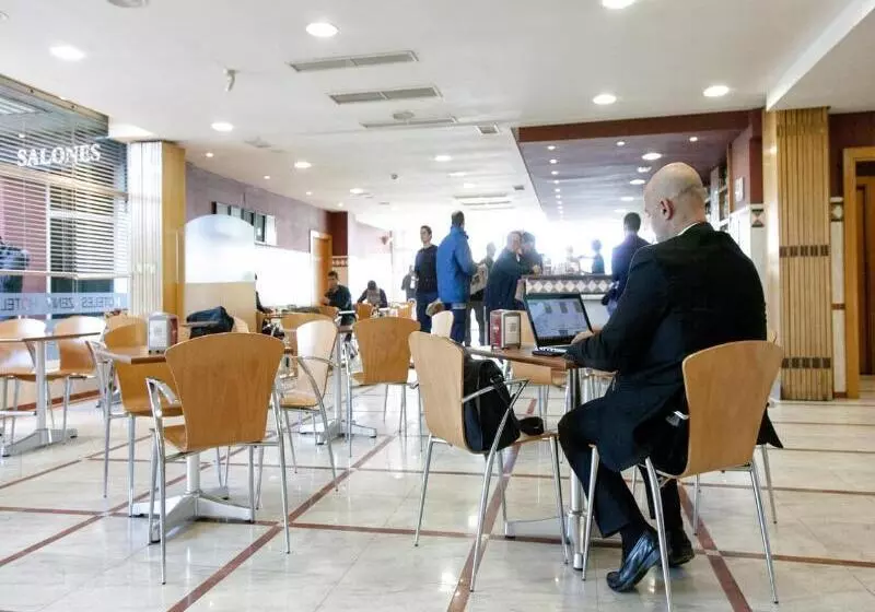 Hotelli Zenit Logrono