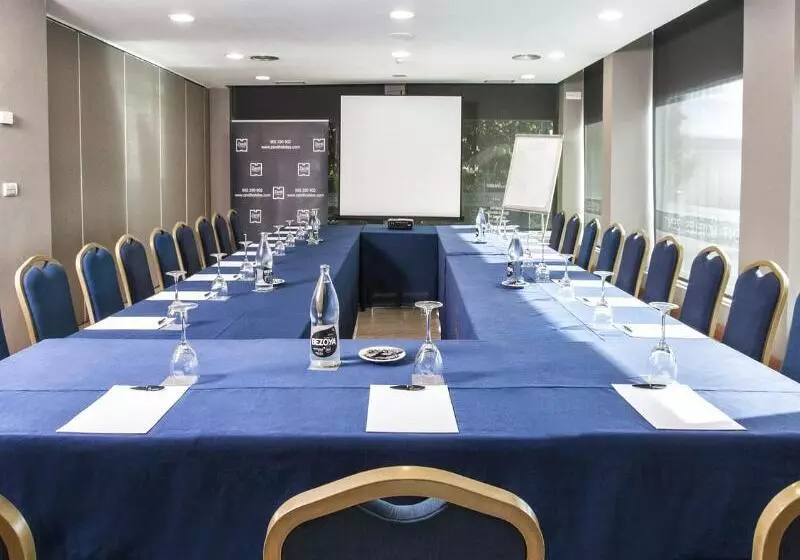 Hotelli Zenit Logrono