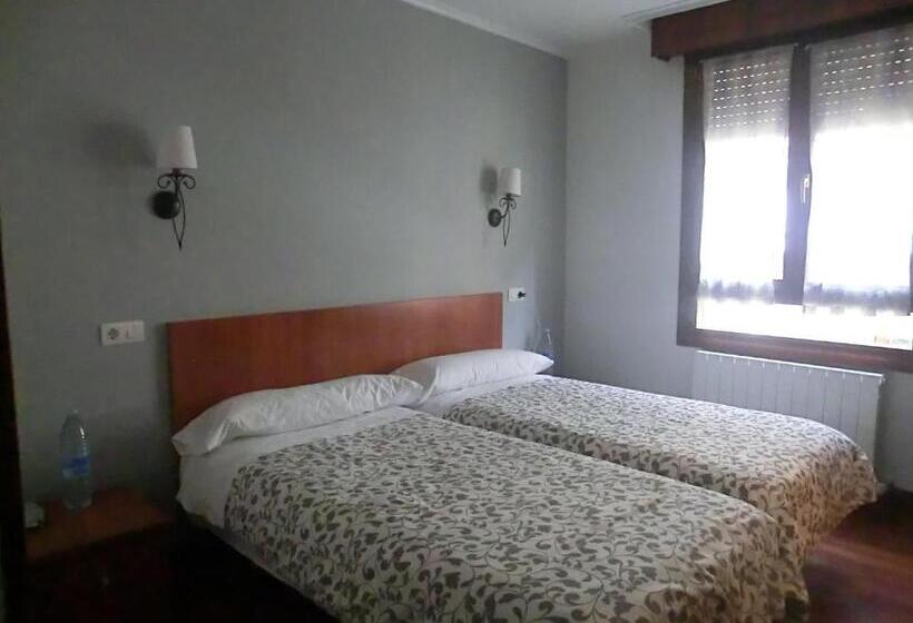 بنسيون Akelarre Ostatua