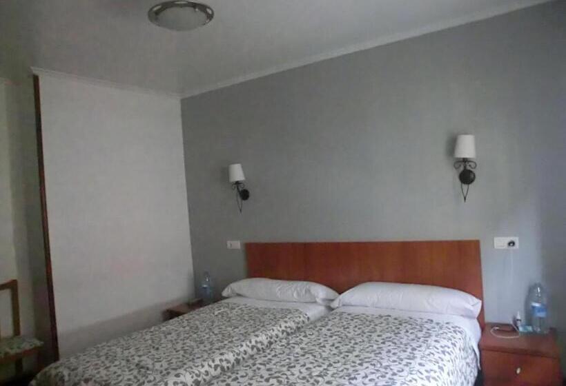 بنسيون Akelarre Ostatua