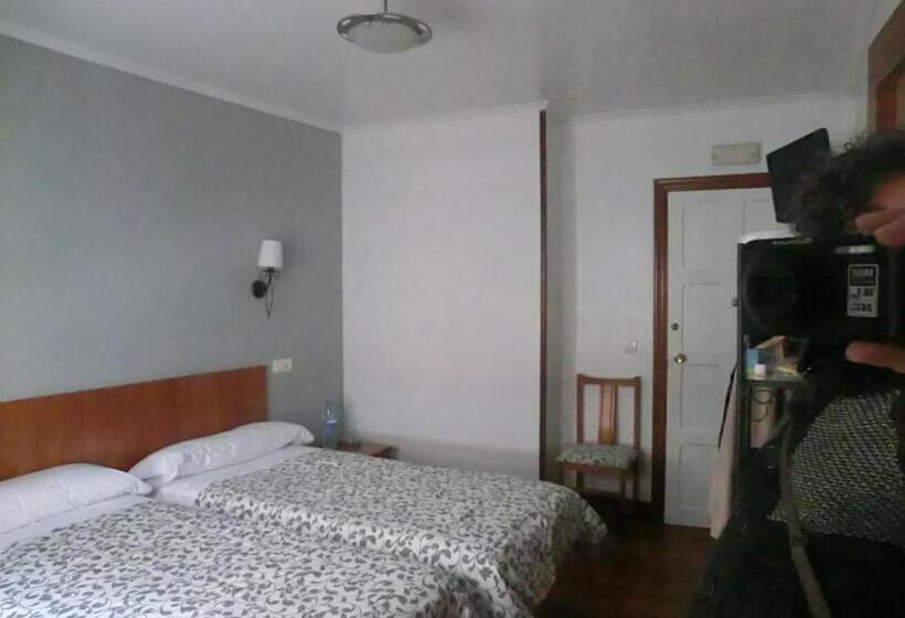 بنسيون Akelarre Ostatua