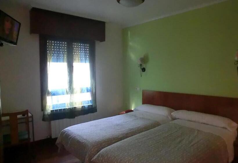 بنسيون Akelarre Ostatua