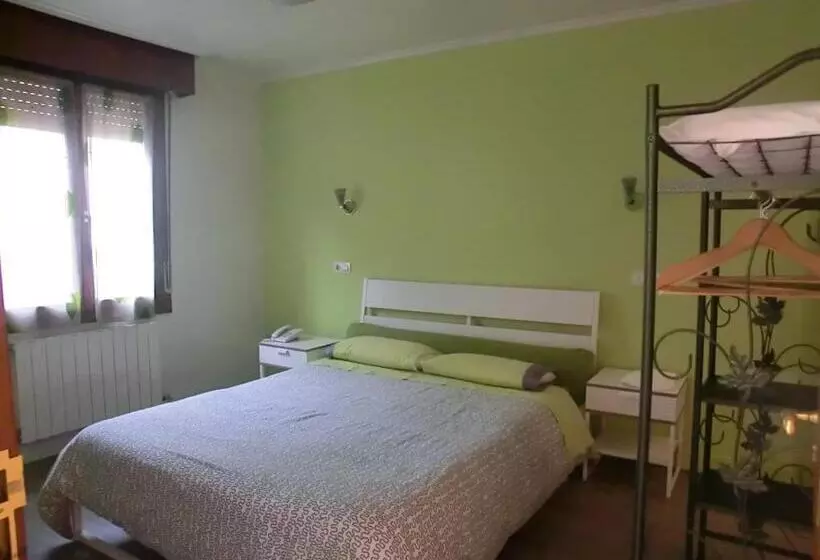 펜션 Akelarre Ostatua