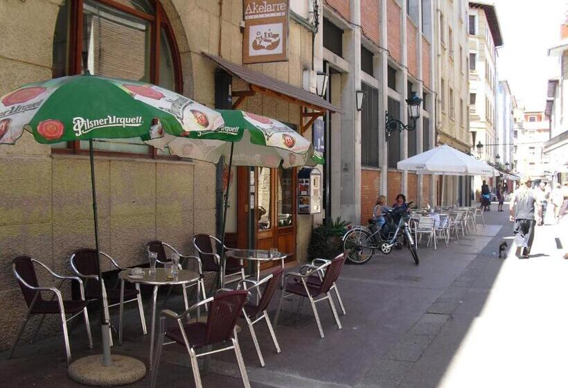 بنسيون Akelarre Ostatua