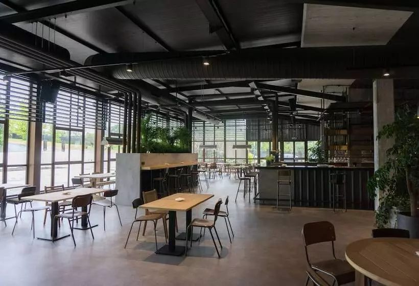 Albergue Monte do Gozo