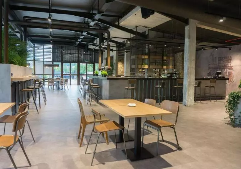 Albergue Monte do Gozo