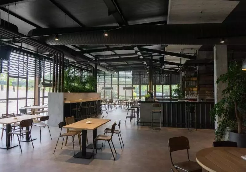 Albergue Monte do Gozo