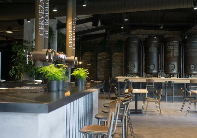 Albergue Monte do Gozo