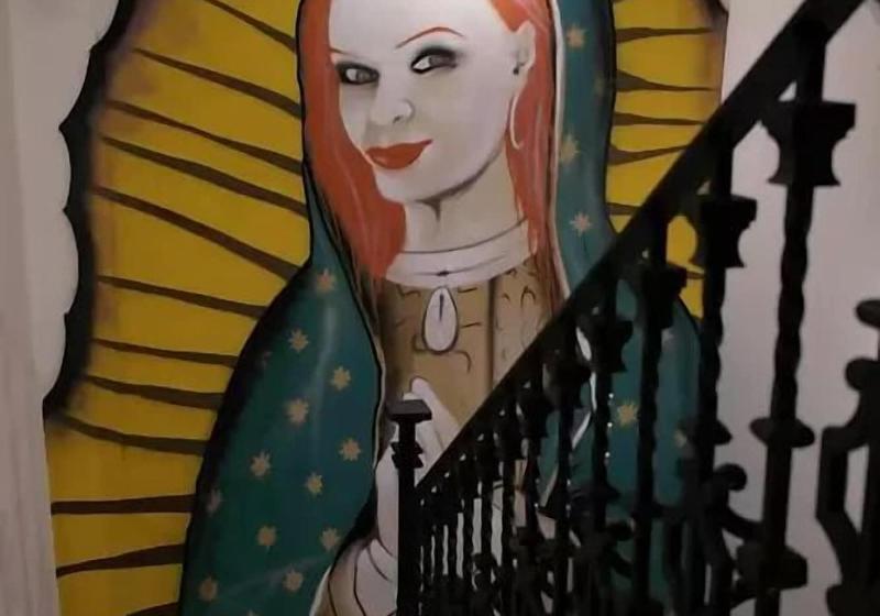 Sevilla Kitsch Hostel Art