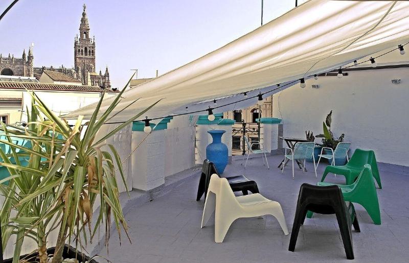 Sevilla Kitsch Hostel Art