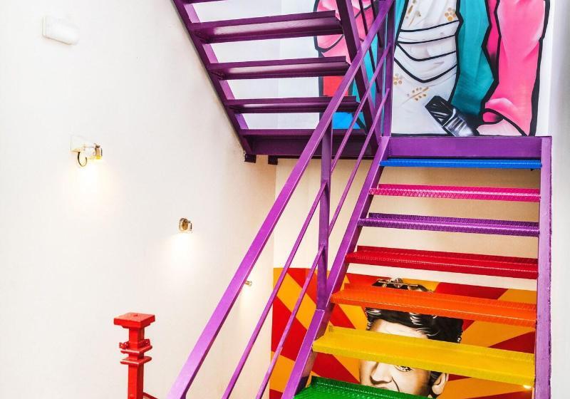 Sevilla Kitsch Hostel Art