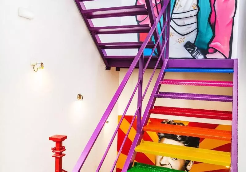 Sevilla Kitsch Hostel Art