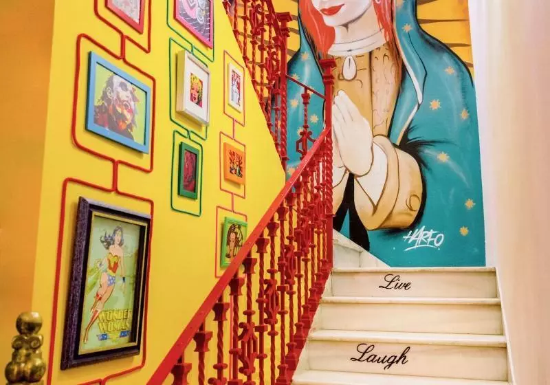 Sevilla Kitsch Hostel Art