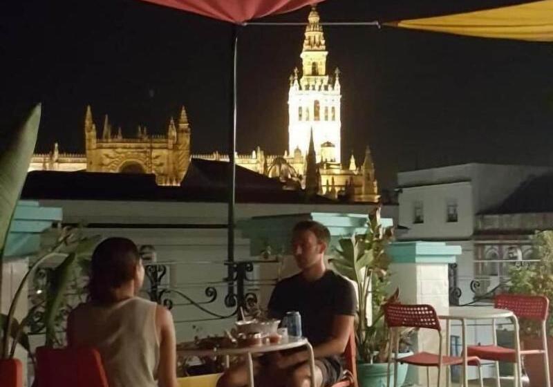 Sevilla Kitsch Hostel Art