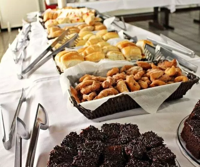 Majatalo Pousada Pontal De Guaratuba