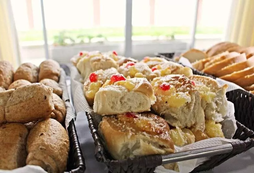 Majatalo Pousada Pontal De Guaratuba