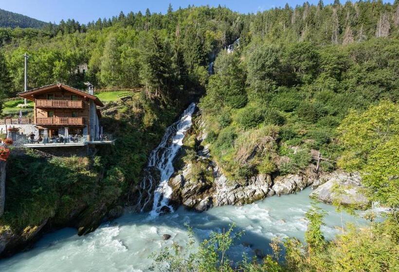 펜션 La Cascata Chambres D Hôtes