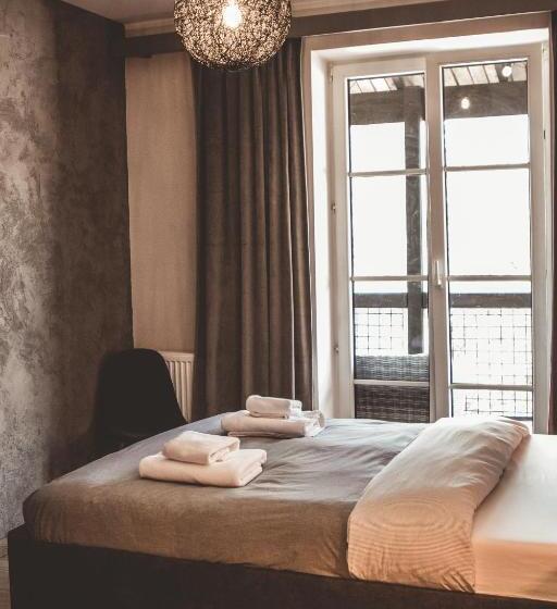 هتل Vanaga Ligzda