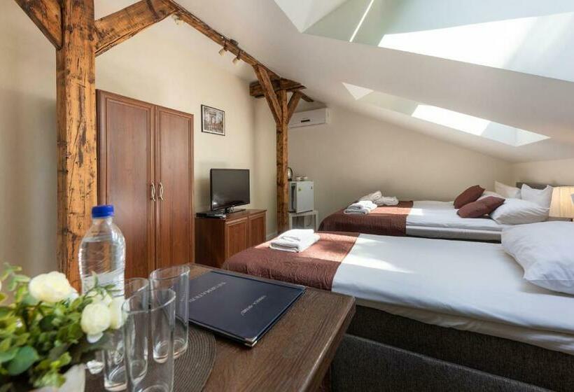 Spare Hotel And Bowling