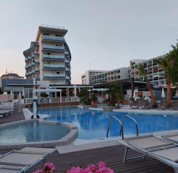 Majestic Beach Hotel & Wellness