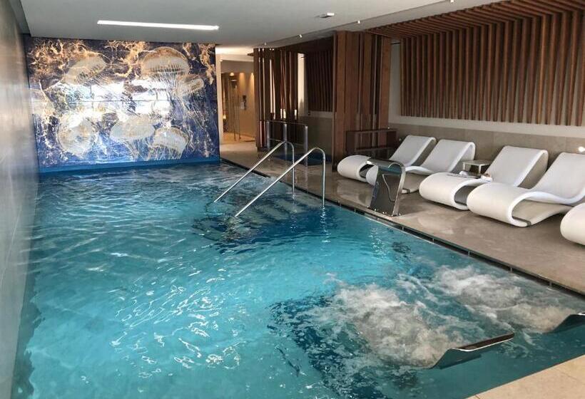 Majestic Beach Hotel & Wellness