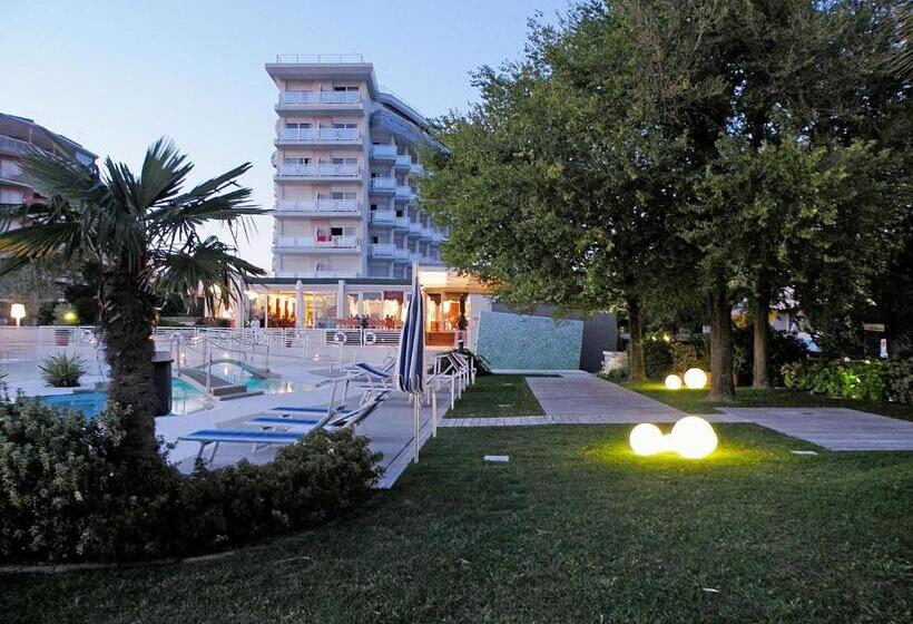 Majestic Beach Hotel & Wellness