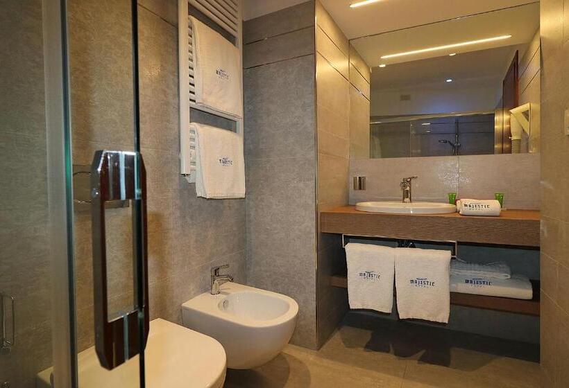 Majestic Beach Hotel & Wellness