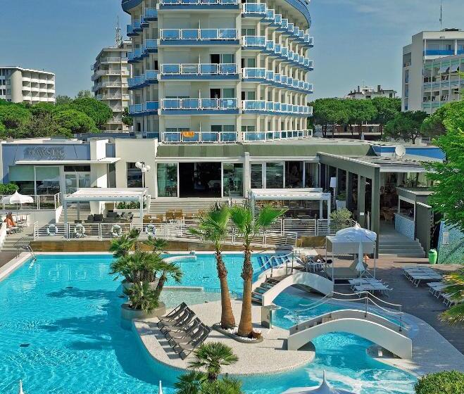 Majestic Beach Hotel & Wellness