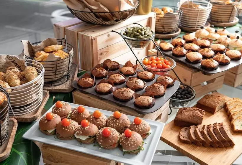 ホテル Park Inn By Radisson Jeddah Madinah Road