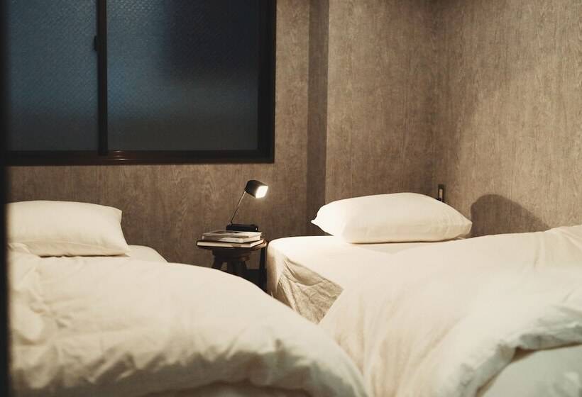 Nakaharaya Hostel & Café